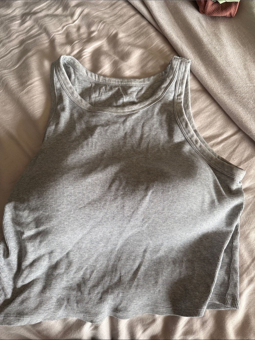 Uniqlo Light Gray Ribbed Scoop Tank Top